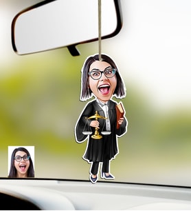 BK Gift Kişiye Özel Bayan Avukat Karikatürlü Ahşap Araba Dikiz Ayna Süsü (Çok Renkli)