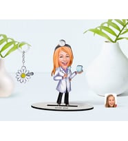 BK Gift Kişiye Özel Kadın Diş Hekimi Karikatürlü 3D Ahşap Biblo ve İsimli Silver Papatya Anahtarlık-1 (Model 1)