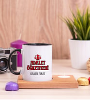 Adalet Öğretmeni Ahşap Altlıklı Mumlu Siyah Kupa Bardak