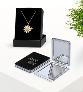 BK Gift Kişiye Özel İsimli Papatya Kolye ve Siyah Dikdörtgen Ayna Set
