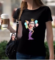 BK Gift Kişiye Özel Güzellik Kraliçesi Karikatürlü Siyah T-Shirt