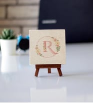 R Harfi Doğal Taş Baskı 10x10cm