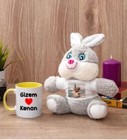 Sevgililere Özel İsim Yazılı Sarı Kupa Bardak ve Peluş Tavşan