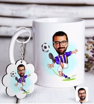 BK Gift Kişiye Özel Sarı Lacivert Futbolcu Karikatürlü Beyaz Kupa ve Anahtarlık Hediye Seti (Model 1)