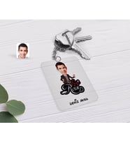 BK Gift Kişiye Özel Evin Reisi Karikatürlü Şeffaf Pleksi Anahtarlık-3 (Beyaz)