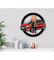 BK Gift Kişiye Özel Plakalı Kadın Dacia Sandero Karikatürlü Ahşap Duvar Saati-1 (Beyaz)