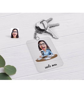 BK Gift Kişiye Özel Kadın Spiker Karikatürlü Şeffaf Pleksi Anahtarlık-1 (Beyaz)