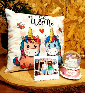 Kişiye Özel Magic Unicorn Işıklı Kar Küresi & Unicorn Puf Yastık Arkadaşa Hediye