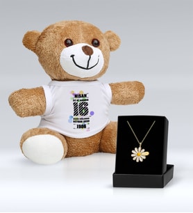 BK Gift Kişiye Özel İsimli Papatya Kolye ve Tarihli İyi Ki Doğdun Peluş Ayıcık Hediye Seti-1 (Model 1)