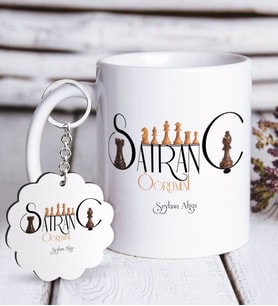 BK Gift Kişiye Özel Satranç Öğretmeni Beyaz Kupa ve Anahtarlık Hediye Seti (Model 1)