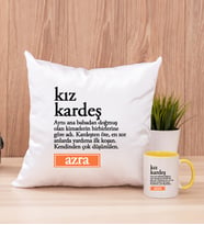 Kız Kardeş Kelime Anlamı Kare Yastık ve Sarı Kupa Bardak