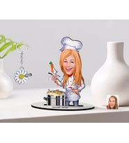 BK Gift Kişiye Özel Kadın Chef Karikatürlü 3D Ahşap Biblo ve İsimli Silver Papatya Anahtarlık-1 (Model 1)