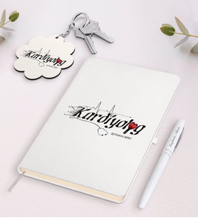 BK Gift Kişiye Özel Kardiyolog Beyaz Defter Kalem ve Anahtarlık Hediye Seti (Model 1)