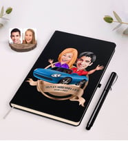 BK Gift Kişiye Özel Yılın En Mükemmel Çifti Karikatürlü Siyah Defter ve Kalem Hediye Seti-52
