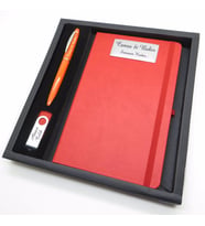 Wings SG104 İsme Özel Turuncu Hediyelik Set  16GB. Usb Bellek + 15x21 Defter + Roller Kalem  Hepsi İsme Özel (Karışık)