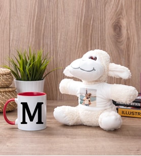 Baş Harfli Kırmızı Kupa Bardak ve Peluş Koyun