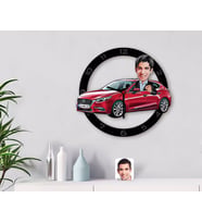 BK Gift Kişiye Özel Plakalı Erkek Mazda 3 Karikatürlü Ahşap Duvar Saati-1 (Beyaz)