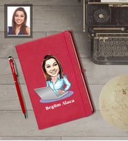 Kişiye Özel İş Kadını Karikatürlü  Kırmızı Defter Kalem Hediye Seti Bayan-7