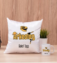 Arkeolog Kare Yastık ve Beyaz Kupa Bardak