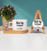 Acil Tıp Teknisyeni Tasarımlı Kişiye Özel Hediye Acil Tıp Teknisyeni Ahşap Altlıklı Fincan ve Anahtarlık Seti