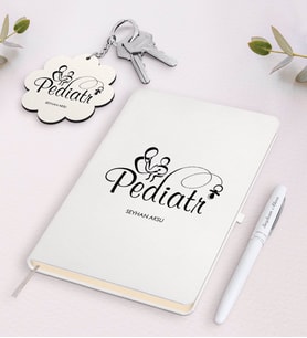 BK Gift Kişiye Özel Pediatr Beyaz Defter Kalem ve Anahtarlık Hediye Seti (Model 1)