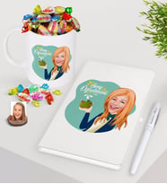 BK Gift Kişiye Özel Bayan Sınıf Öğretmeni Beyaz Defter Kalem Şekerli Kupa Seti-1 (Model 1)