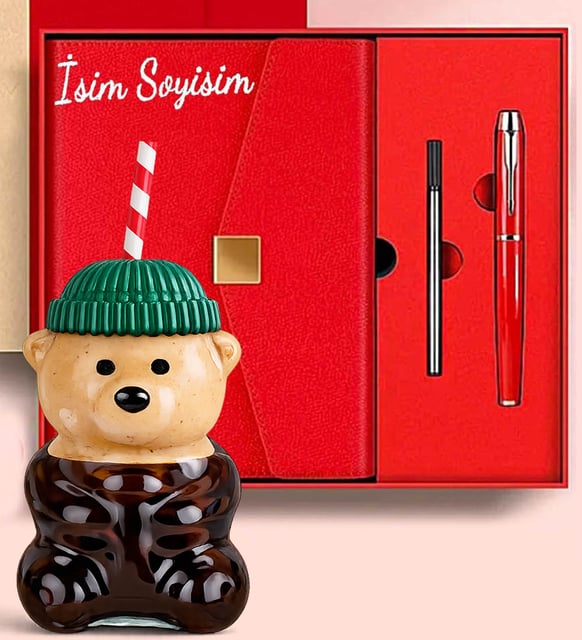 Kişiye Özel Kırmızı Deri Ajanda & Roller Kalem & Bearista Şapkalı Ayıcık Pipetli Bardak