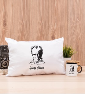 Atatürk Siluetli Dikdörtgen Yastık ve Siyah Kupa Bardak