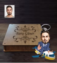 Kişiye Özel Pilot Karikatürlü  Ahşap Anahtarlık Kutulu Bay-3