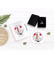 BK Gift Kişiye Özel Sevgililer Günü Temalı İsimli Fotoğraflı Kupa Bardak Altlığı ve Çift Harfli Bulut Kolye Seti-26 (Model 1)