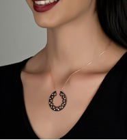 Gümüş Zirkon Taşlı Halkalar Çemberi Tasarım Kolye (Siyah)