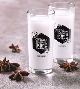 BK Gift Kişiye Özel Renkli Baskılı Önce Kiminle İçtiğini Bileceksin İkili Rakı Bardağı Seti-4 (Beyaz)