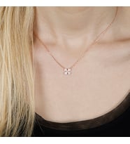 Afrodit Silver Roze Rengi Dört Yapraklı Yonca Tasarım Gümüş Kolye
