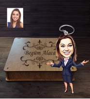 Kişiye Özel Öğretmen Karikatürlü  Ahşap Anahtarlık Kutulu Bayan-4