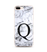 Iphone 8 Plus Beyaz Mermer Harf Tasarımlı Telefon Kılıfı Q-Harfi 