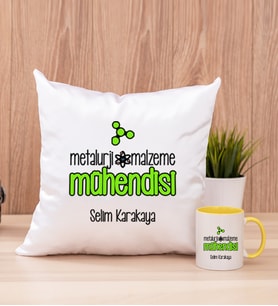 Metalurji ve Malzeme Mühendisi Kare Yastık ve Sarı Kupa Bardak