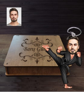 Kişiye Özel Sporcu Karikatürlü  Ahşap Anahtarlık Kutulu Bay-5