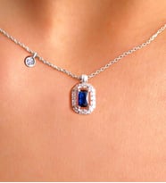 Demas Gold Pırlanta Tohumlu 14 Ayar Altın Safir Rengi Baget Kolye Ucu (Beyaz)