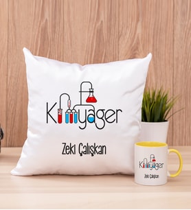 Kimyager Kare Yastık ve Sarı Kupa Bardak