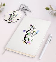 BK Gift Kişiye Özel Çellist Beyaz Defter Kalem ve Anahtarlık Hediye Seti-2 (Model 1)