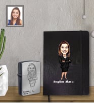 Kişiye Özel Öğretmen Karikatürlü Siyah Defter Çakmak Hediye Seti Bayan-15 (Model 1)