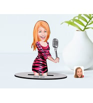 BK Gift Kişiye Özel Şarkı Söyleyen Kız Karikatürlü Ahşap Biblo Model-2 (Beyaz)