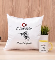 Askere Hediye Kare Yastık ve Sarı Kupa Bardak
