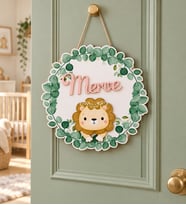 Gifties Yeşil Yapraklı ve Aslan Yavrusu Temalı Kişiye Özel Kapı Süsü
