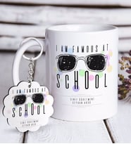 BK Gift Kişiye Özel Okulda Ünlüyüm Beyaz Kupa ve Anahtarlık Hediye Seti-4 (Model 1)