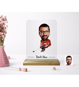 BK Gift Kişiye Özel Erkek Hokey Oyuncusu Karikatürlü Ahşap Standlı Çerçeve (Beyaz)