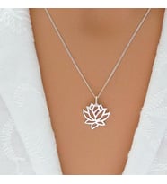 Gümüş Lotus Çiçeği Kolye