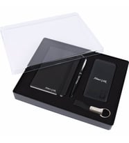 Wings Bred Siyah Hediyelik Set  İsme Özel  6000mAh Powebank + Anahtarlık + Roller Kalem  Hepsi İsme Özel