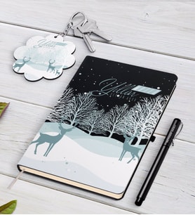 BK Gift Kişiye Özel İsimli Yılbaşı Mutlu Yıllar Siyah Defter Kalem ve Anahtarlık Hediye Seti-20 (Model 1)