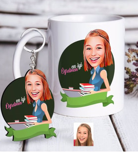 BK Gift Kişiye Özel Bayan En İyi Öğretmen Karikatürlü Beyaz Kupa ve Anahtarlık Hediye Seti (Model 1)